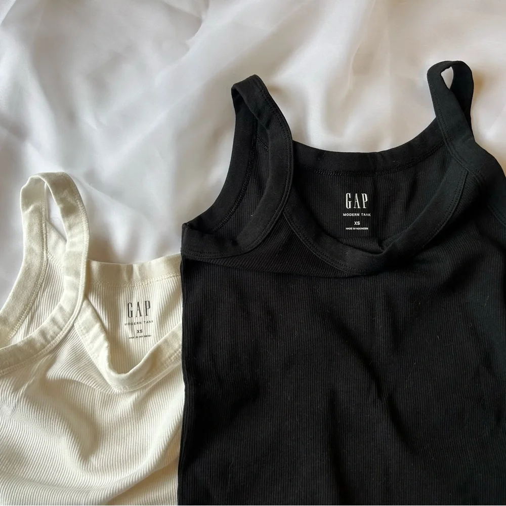 GAP 2 Pack Ribbed Tanks - Picture 3 of 3